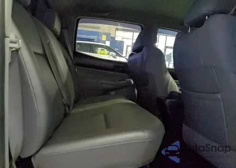 2013 Toyota Tacoma Double Cab z USA, uszkodzony, nr VIN 3TMLU4EN1DM114542